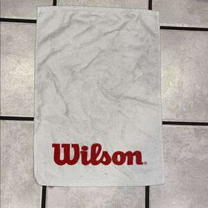 Used white Wilson authentic men’s Football Tennis Pickleball Holf sports towel